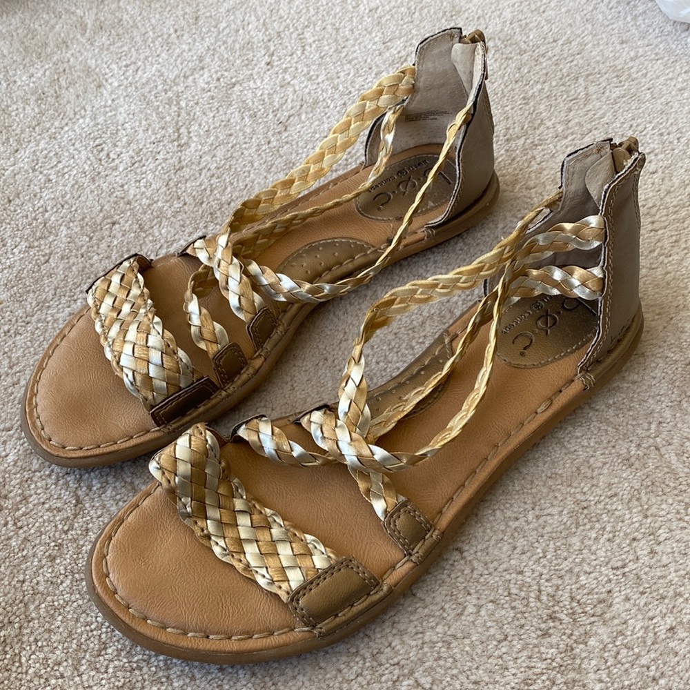Born concept sandals